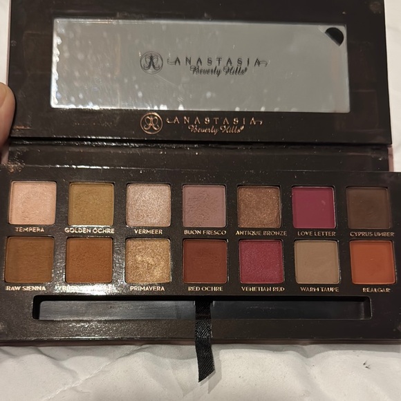 Anastasia Beverly Hills Modern Renaissance Palette - Picture 2 of 2